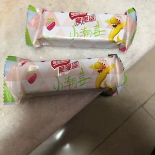 雀巢（Nestle）脆脆鲨 趣闪充草莓味威化饼干