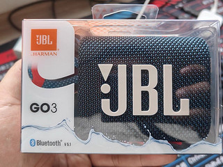 JBL Go 3，一款深受音乐爱好者喜爱的便携蓝牙音箱。