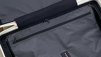 Echolac爱可乐行李箱：优雅与耐用的完美结合