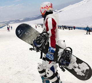 PROPRO滑雪头盔，让你在滑雪场上成为焦点