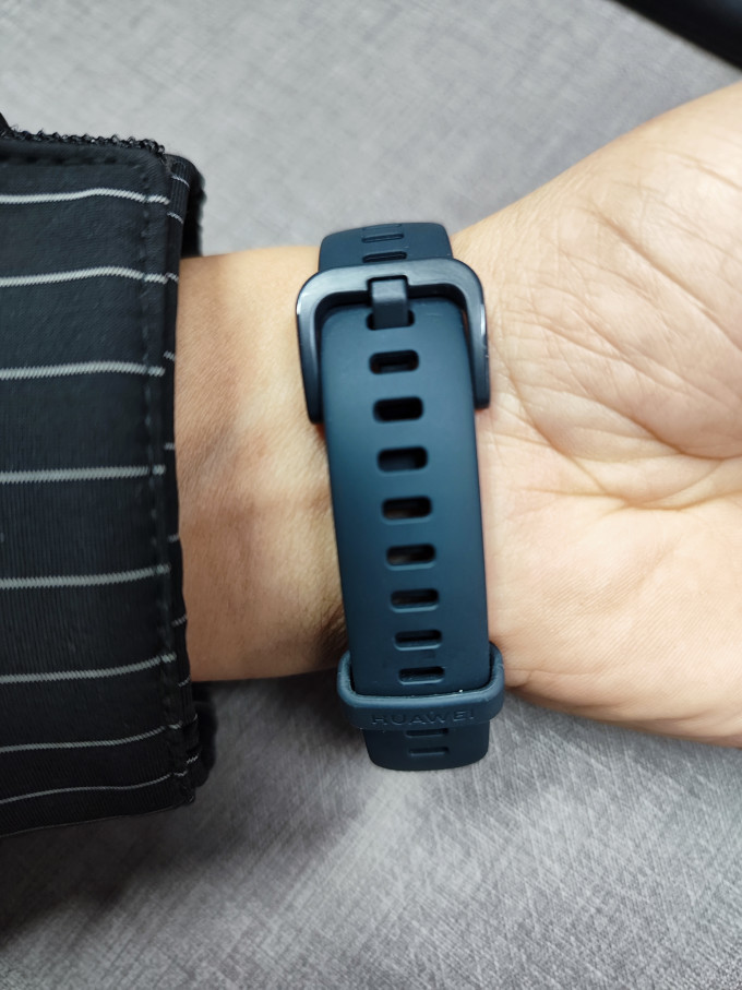 华为手环8上车了优点轻薄准缺点我是小米手机0101010101