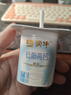 这酸奶是不是奶粉冲出来的？