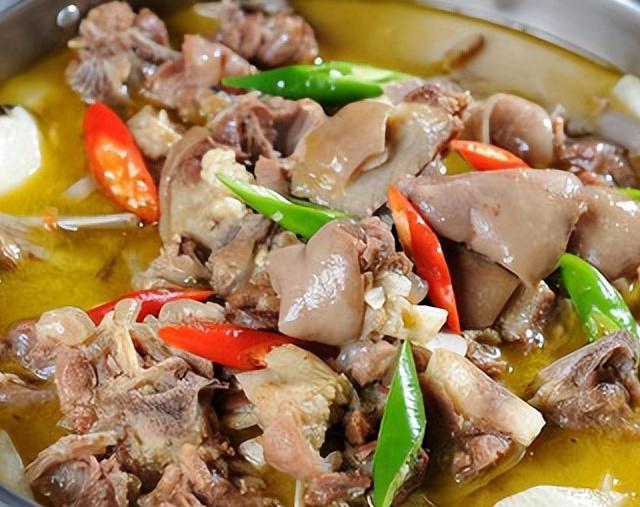 做羊肉火锅，别直接下锅！多加这“1步”，汤浓肉香，鲜嫩无腥味