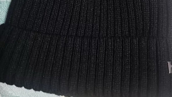 黑色羊毛帽子：保暖、时尚、百搭