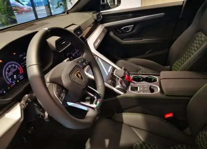 兰博基尼urus2022款40tv8在售裸车价29400万元69油耗400l100km69