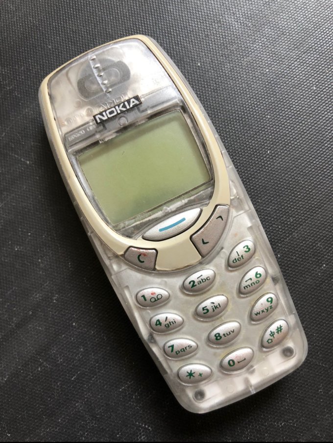 透明款诺基亚3310现在就依然很酷