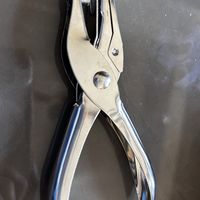手握式打孔器，哪里缺孔打哪里