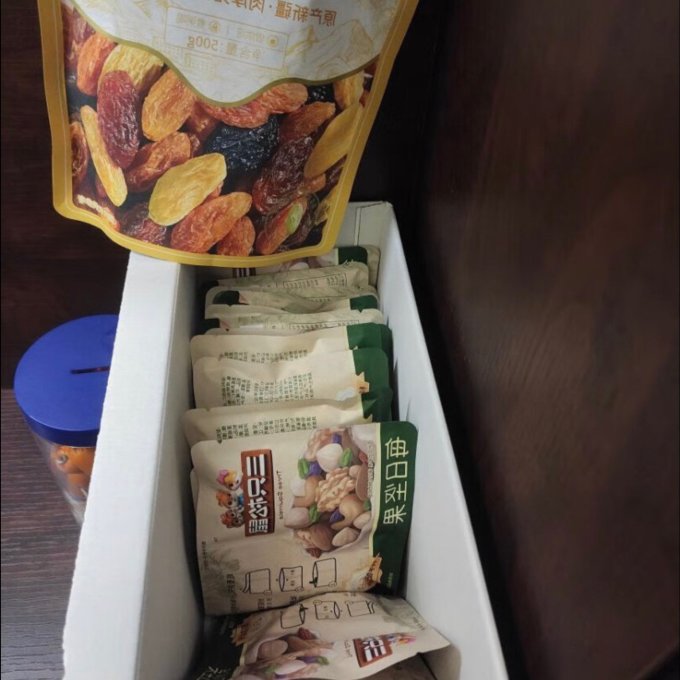 三只松鼠蜜饯果脯
