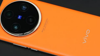 大橘色的vivo X100 Pro机身设计漂亮吸引人