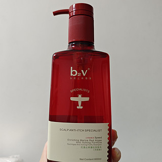 告别油腻，轻松蓬松!B2V 红藻无硅油洗发水让你拥有自信发型!