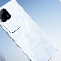 vivo S18 Pro评测：时尚轻薄设计与顶级拍照功能完美融合