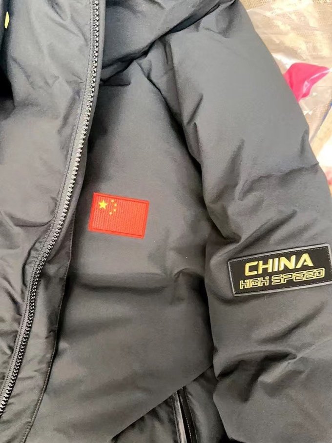 安踏国旗款羽绒服男女2023冬季新款赞助国家队加厚95白鸭绒保暖服
