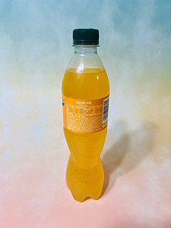 还是那个经典的橙子味汽水，芬达芬达芬达！
