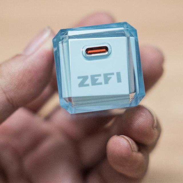 便携党必备，战飞ZEFi冰精灵成我的IPhone出门伴侣