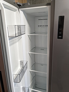 空间巨大、价格实惠，美的双开门冰箱绝对是你的首选!