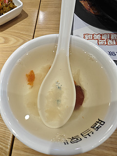 来一碗久仰大名的黄焖鸡米饭