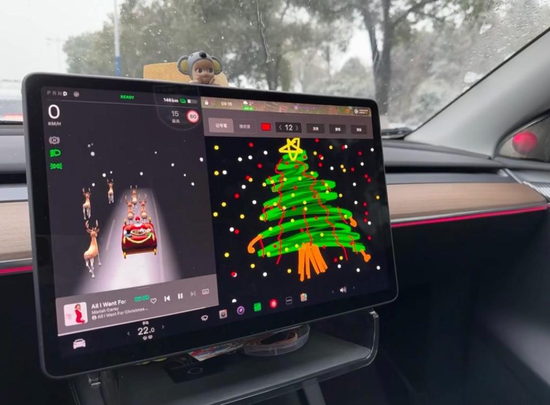 双旦将至特斯拉多重玩法化身节日惊喜官