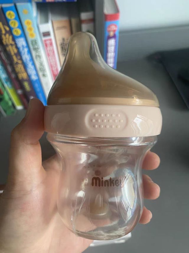新生婴儿奶瓶