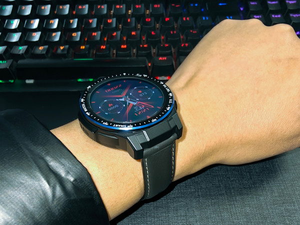 览邦Watch Ultra：可以戴在手腕上的手机手表