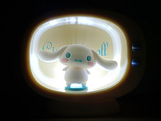￼￼名创优品（MINISO）Sanrio电视机小夜灯