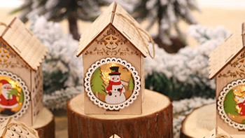 多美忆 彩绘带彩灯木屋——精致的圣诞节装饰，点亮欢乐节日时光