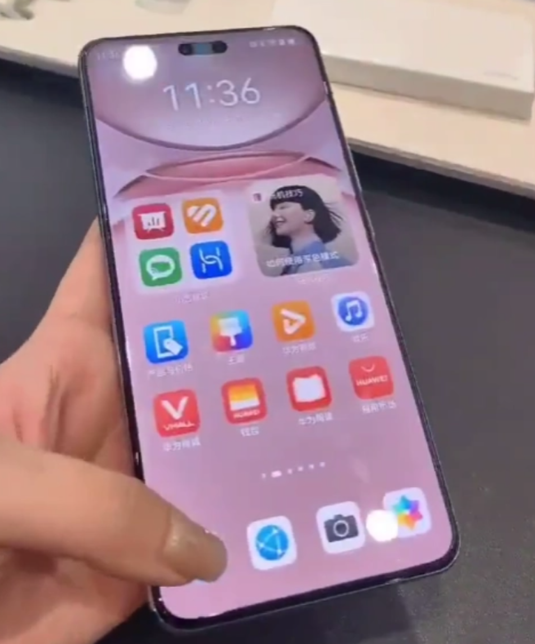 网传丨华为 Nova 12 Pro 真机长这样,“药丸”四曲面屏、麒麟 5G 核心,支持卫星网络功能