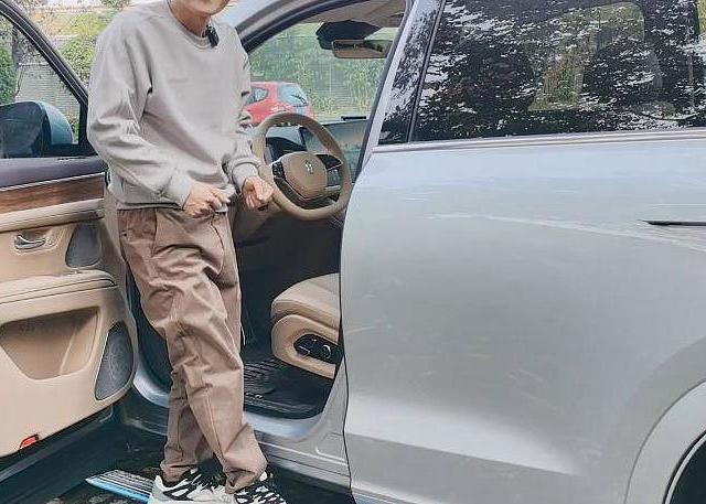 SUV到底要不要装踏板，喵哥把利弊都告诉你，你还装不装？