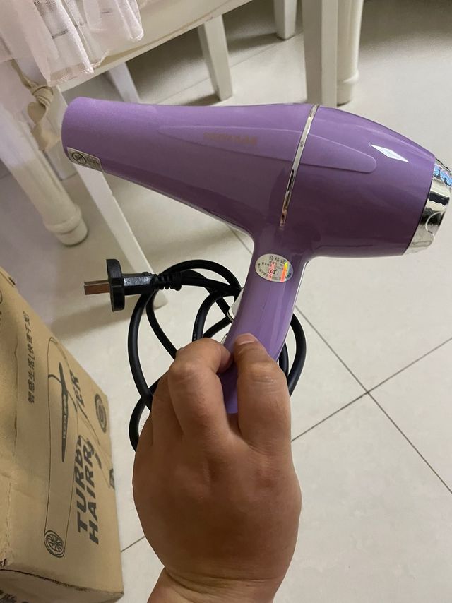 居家焕新指南，精致大功率吹风机