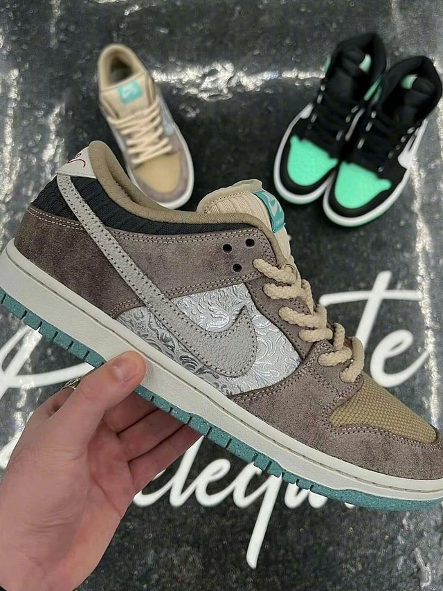 Nike SB Dunk Low “Big Money Savings”