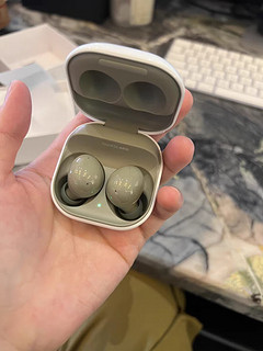 与三星Galaxy Buds2一同，探索音乐的无限可能