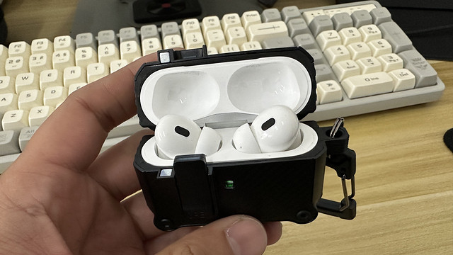 airpodsPro保护壳，机甲风格还不错