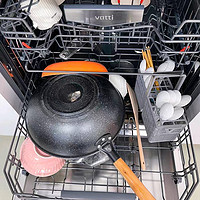 华帝洗碗机D1000，首先它的外观设计