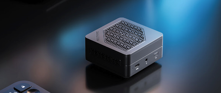 铭凡推出新款 EM780 迷你主机：R7 7840U 加持、双 USB4、液金散热首发价3999元起_家用电脑_什么值得买