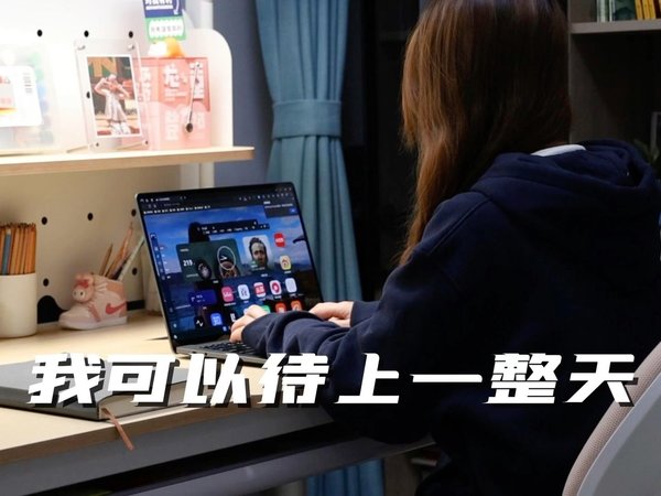 神兽的新宠学习桌，她在书房待了一整天！