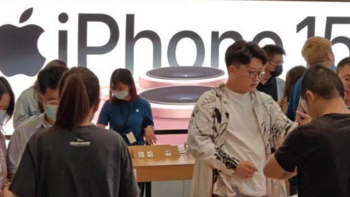 苹果“破防”！iPhone15全降价，最高降了1000元，买到就是赚到！