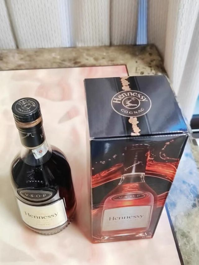 轩尼诗（Hennessy） VSOP 干邑白兰地 法国进口洋酒 500ml 礼盒装