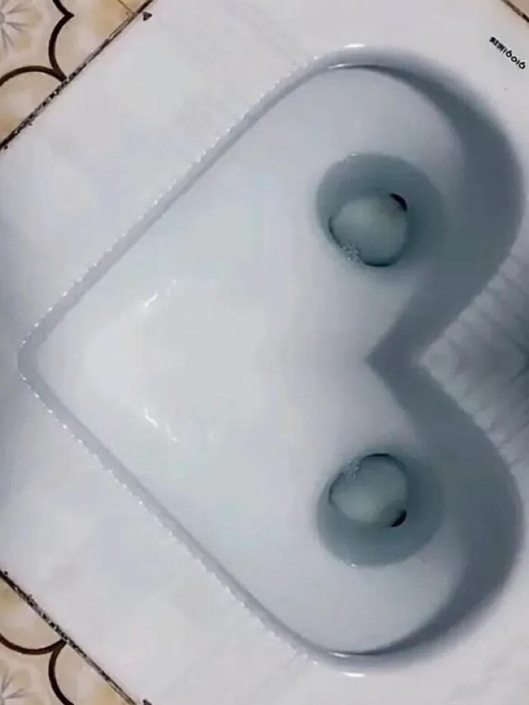 爱心形的蹲便器你见过没有?