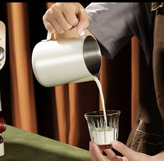 小熊（Bear） 咖啡机家用意式半自动 小型5Bar泵压式高压萃取 花式浓缩咖啡蒸汽奶泡冲泡一体