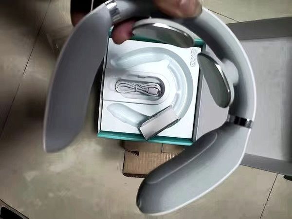 SKG颈部按摩器