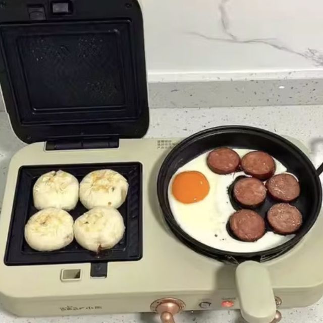 小熊"早餐机，轻松做三明治！