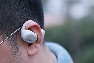 新形态开放式耳机，不入耳更轻松