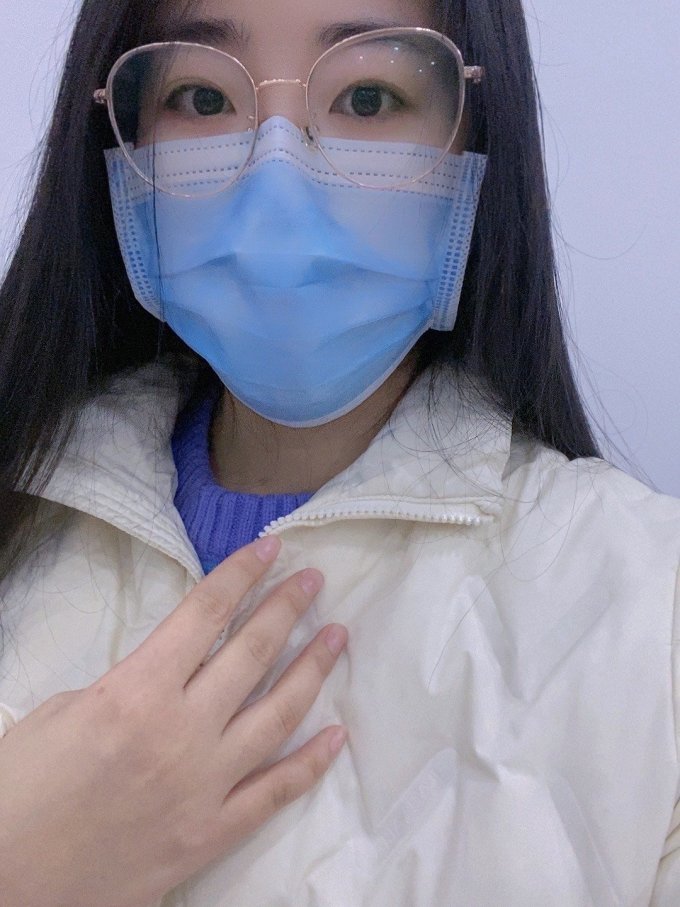 斐乐运动羽绒服
