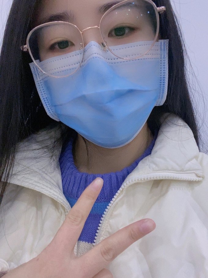 斐乐运动羽绒服