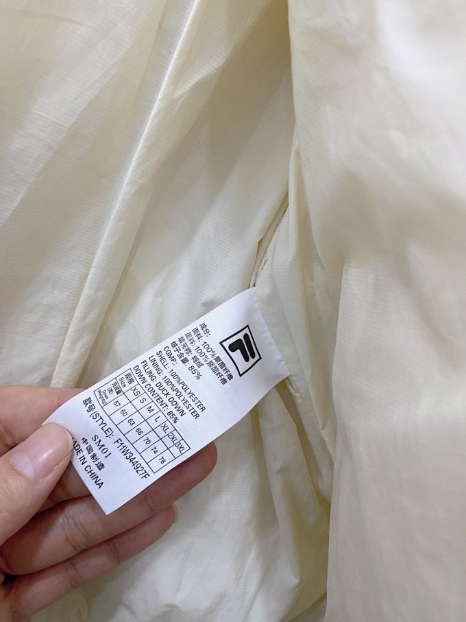 斐乐运动羽绒服