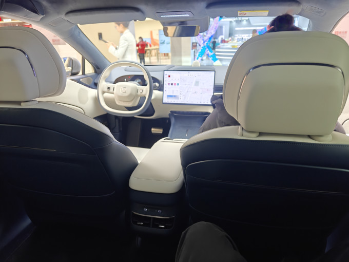 极氪新能源车
