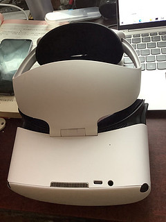 爱奇艺 奇遇Dream Pro VR一体机：沉浸式观影与游戏的极致体验！