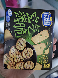 买了蛮多盒的闲趣饼干