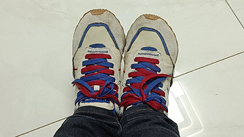 我不是AI  真实分享体验：穿着满村子到处走的运动鞋，最出彩的地方是鞋带
