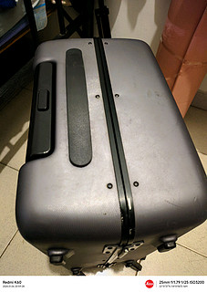 行李箱新三年旧三年，缝缝补补还能再用三年。