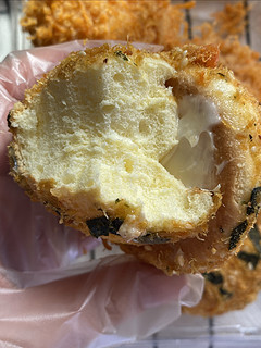 肉松海苔小贝—肉松与海苔的碰撞，吃完一口还想再来一口，鲜香四溢！
